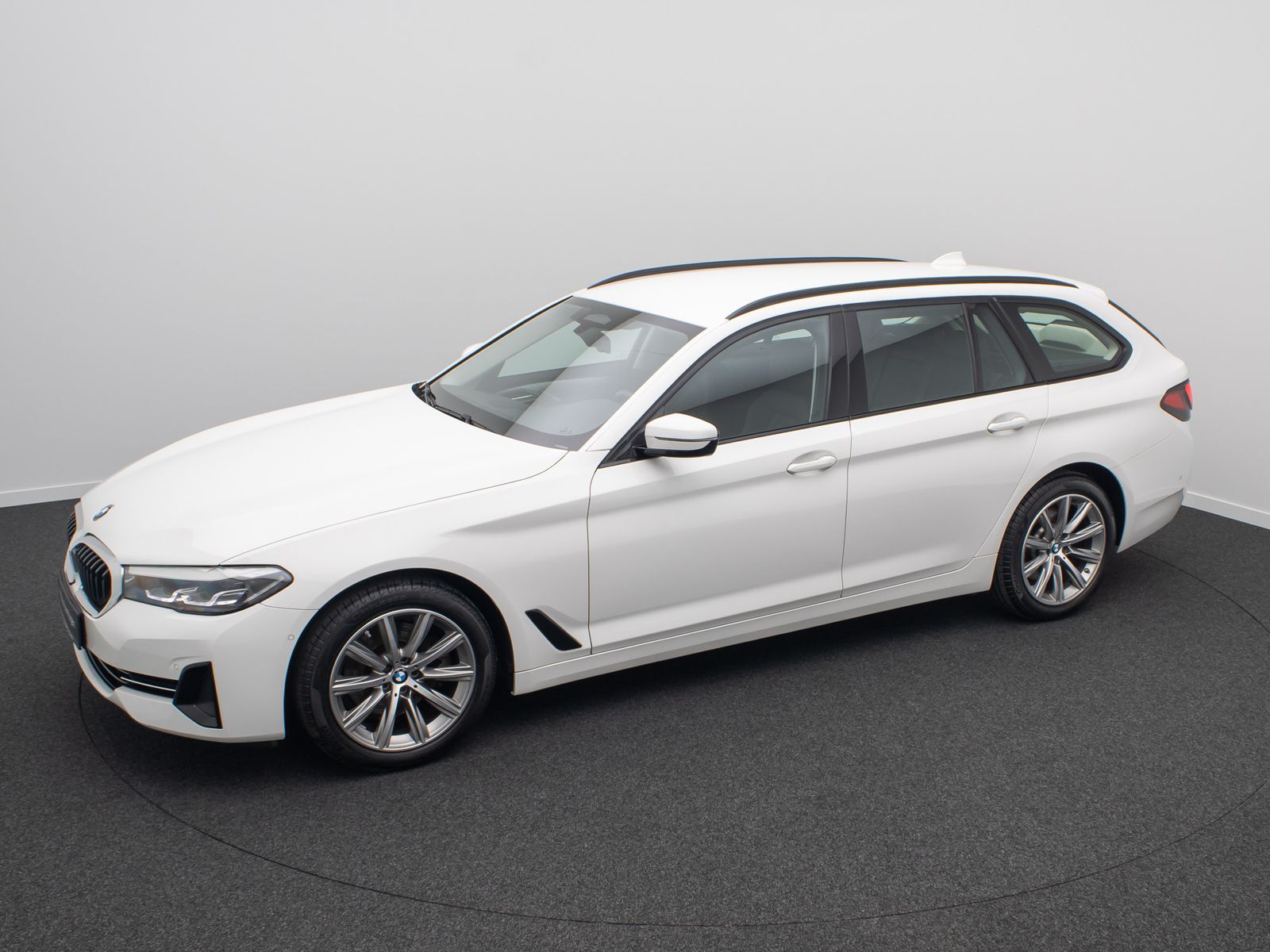 Fahrzeugabbildung BMW 520d Alarm AHK CockpitPlus Stop&go Kamera DAB