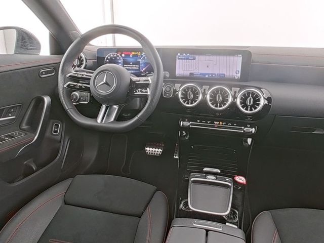 CLA 180 Coupé AMG Line Advanced Plus Keyless LED