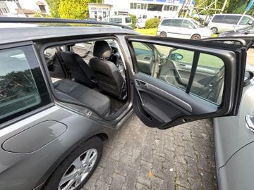 Volkswagen Golf - 6