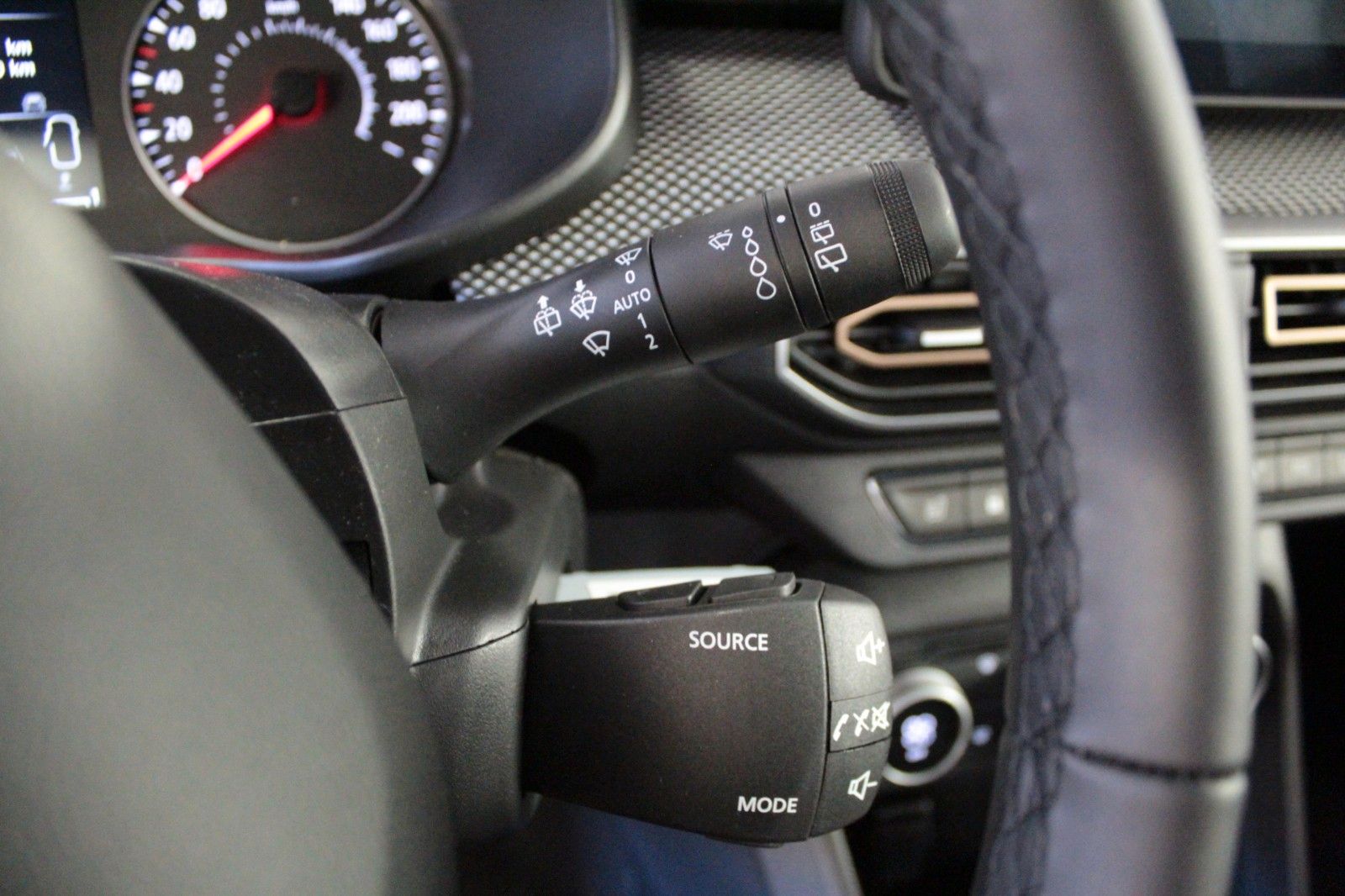 Fahrzeugabbildung Dacia Sandero Stepway TCe 90 Expression *WInterpaket*