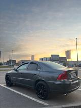 Volvo S60 2.5T AWD - Volvo S60: 2.5