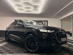 AUDI Q8 55 TFSI quattro LENKRAD-,SITZHZG AHK HEADUP