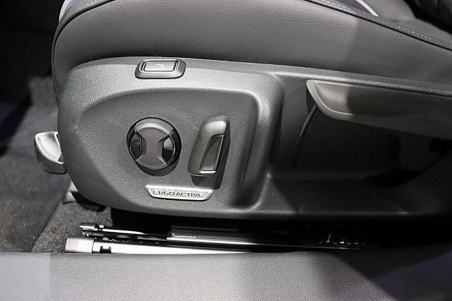Passat Variant Business 1.5l eTSI 150 PS DSG AHK