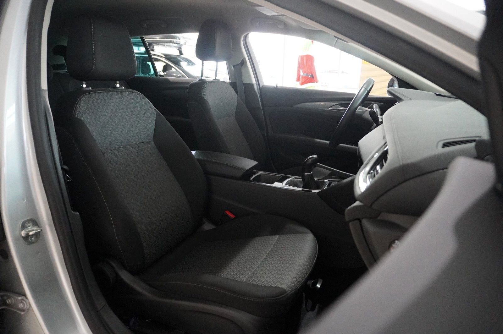 Fahrzeugabbildung Opel Insignia B ST 2.0D EDITION NAVI/LED/TEMP./SH/DAB