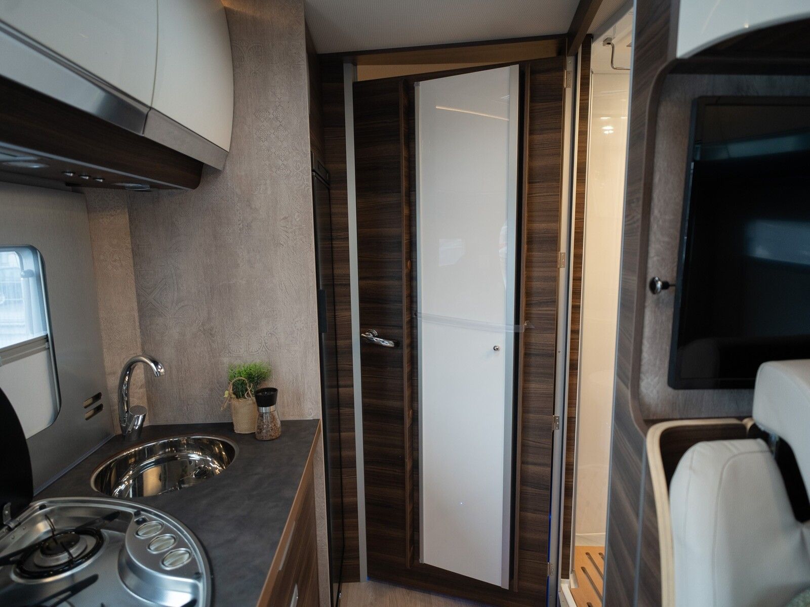 Fahrzeugabbildung Laika Ecovip L 3009 SAT*AHK*Navi/Kamera*Assistenz-Syst