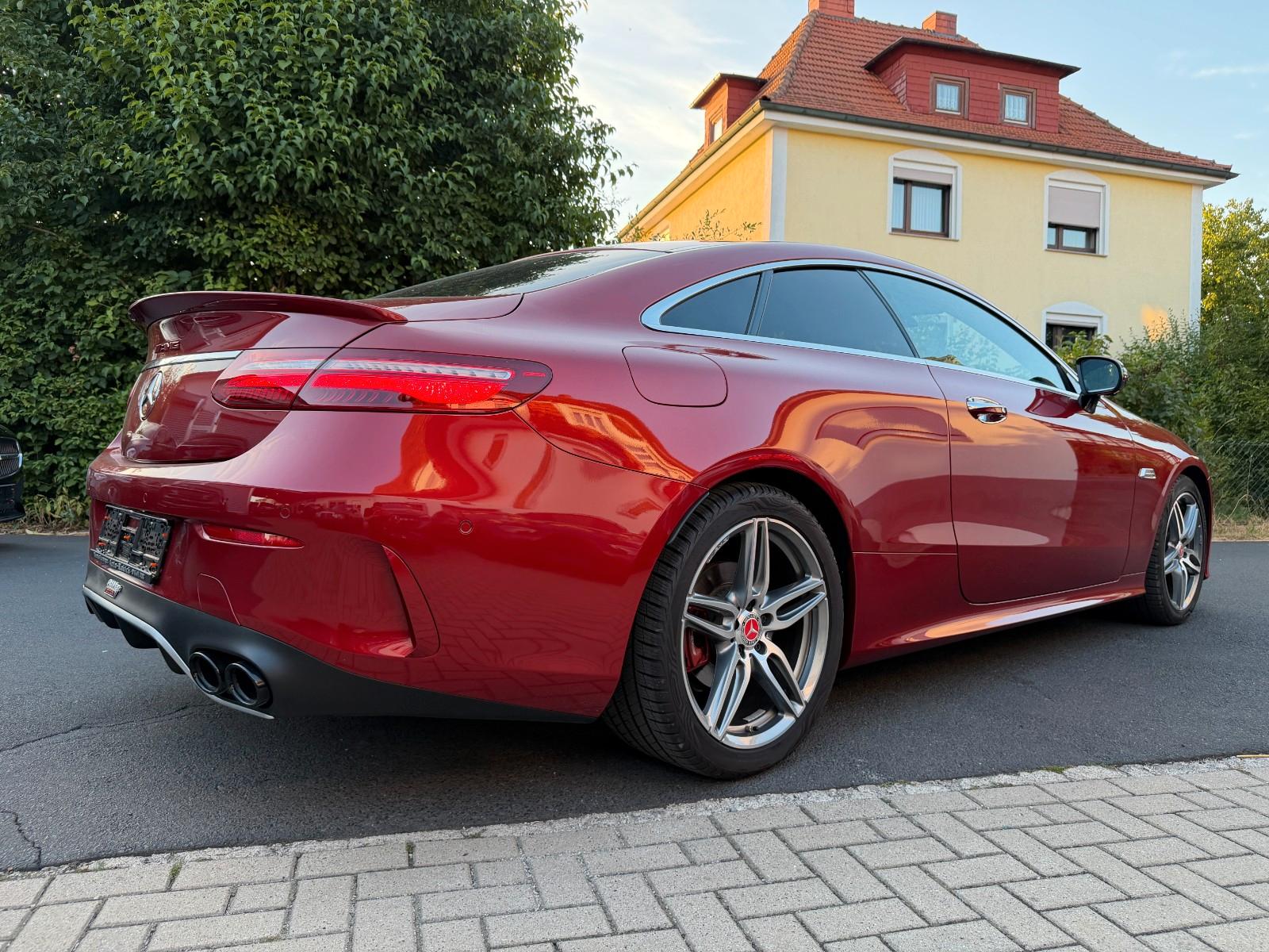 Mercedes-Benz E 200 AMG Coupe +Pano+StHz+BEAM+360°+COMAND+KeyG