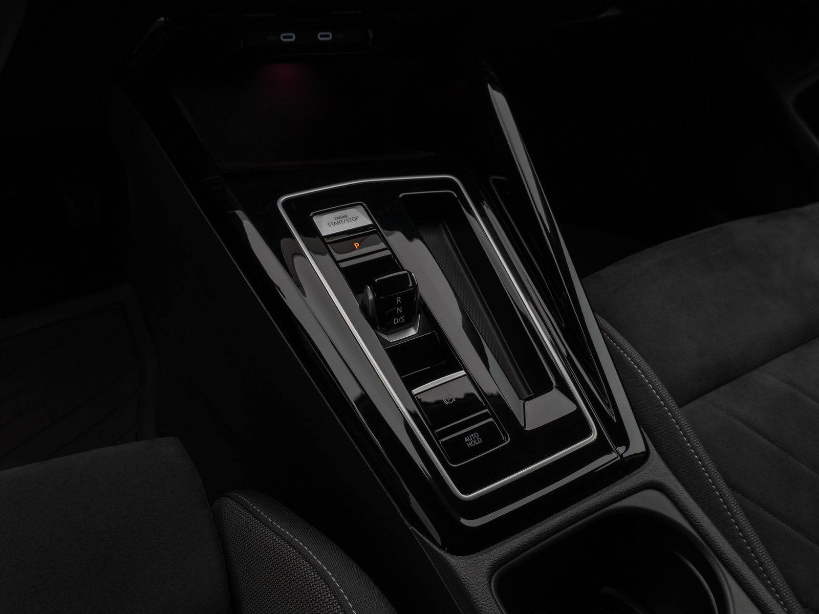 Fahrzeugabbildung Volkswagen Golf VIII Variant Style Kamera Massage AHK ACC