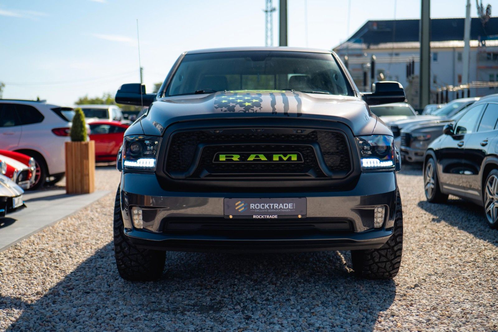 Fahrzeugabbildung Dodge RAM 5.7 V8 HEMI 4x4 OFFROAD Night-Paket LONGBED