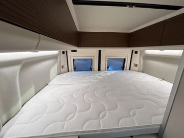 Westfalia Columbus 600 D 180PS Lithium 350WP Solar SKYVIEW