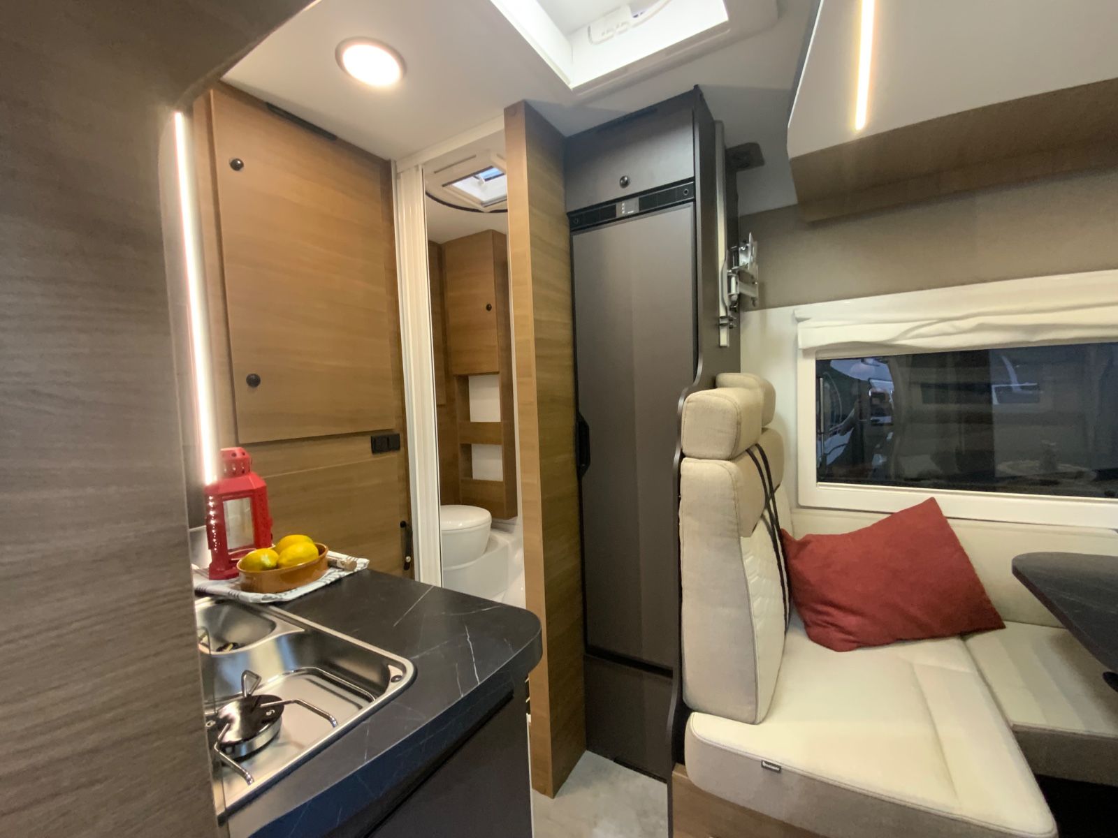 Fahrzeugabbildung Benimar Y 881 **Slim 2,14 m**neuer Grundriss**5,99 m**