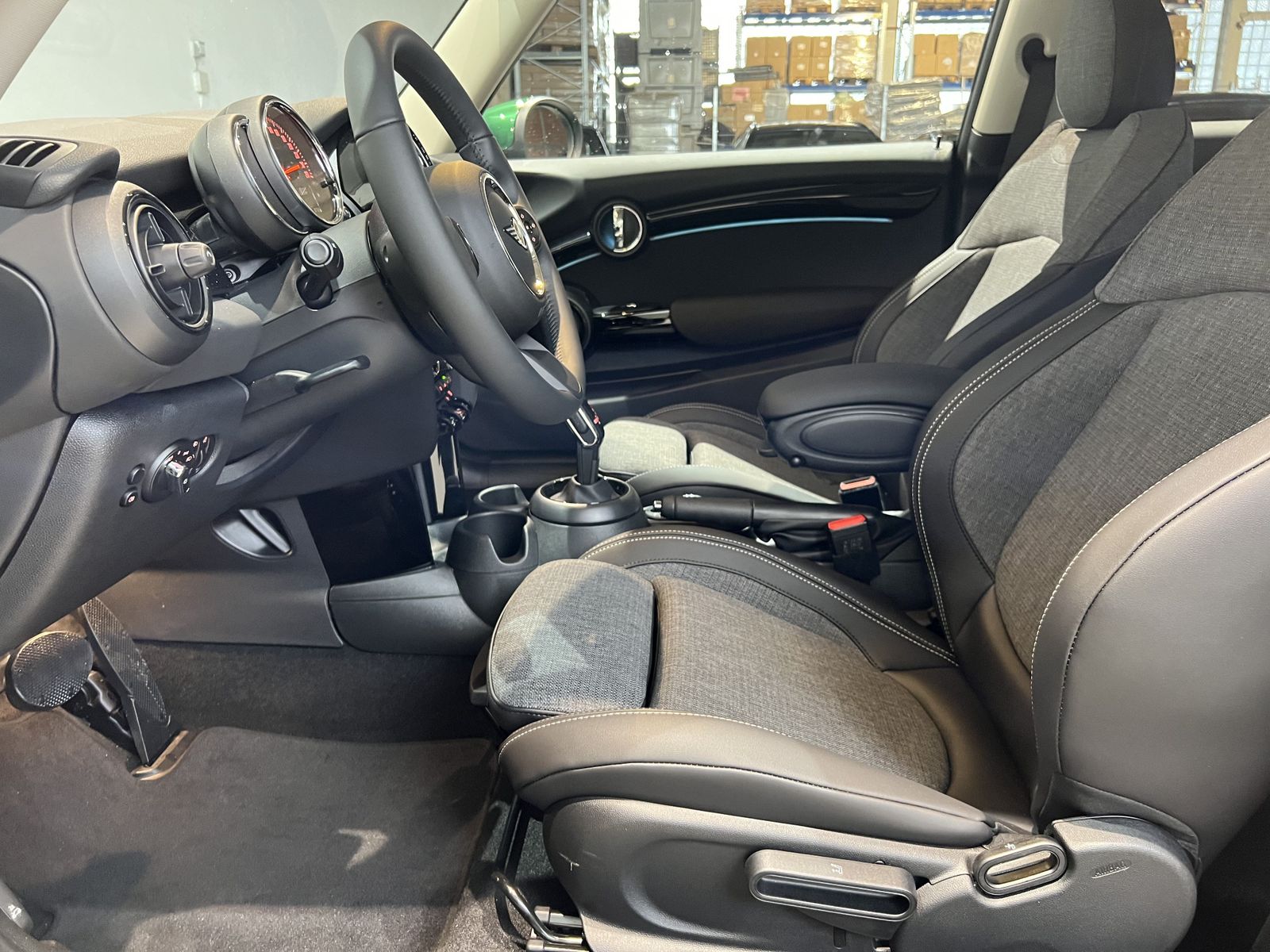 Fahrzeugabbildung MINI Cooper |Sonnenschutzverglasung |Sportsitze |PDC