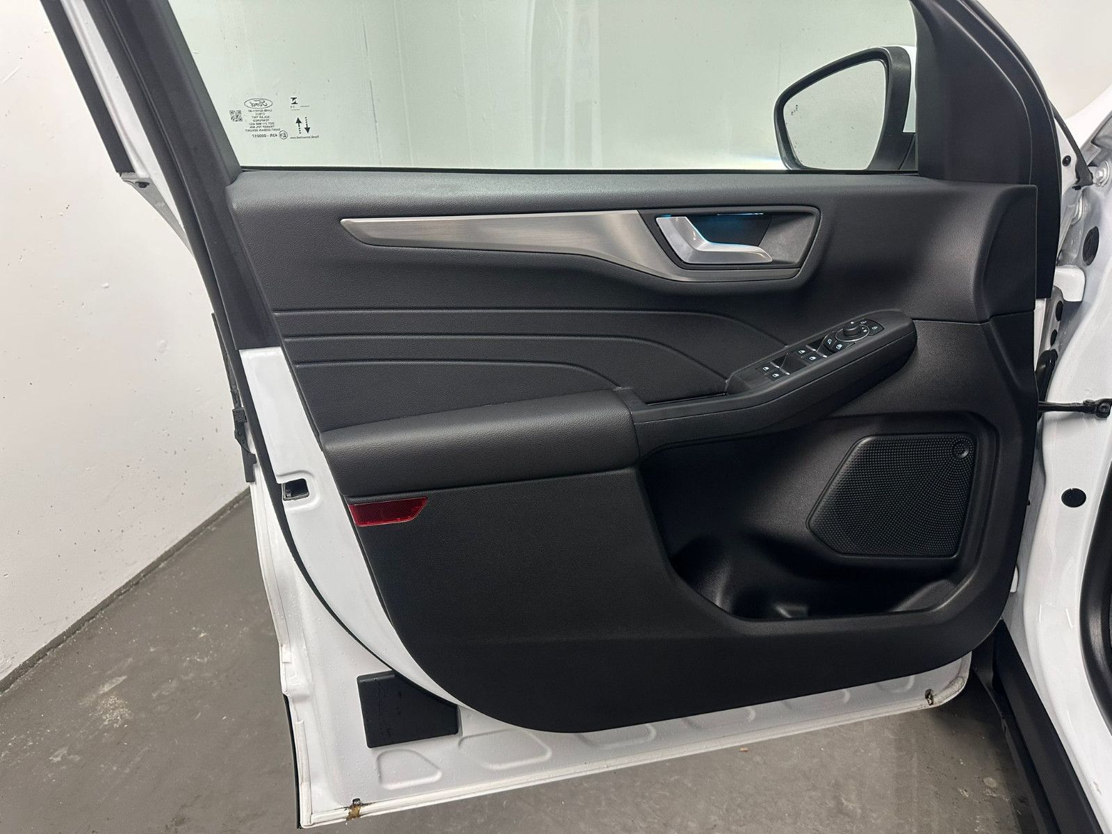 Fahrzeugabbildung Ford Kuga 2,5 Hybrid Titanium *NAVI*KLIMA*SH*360