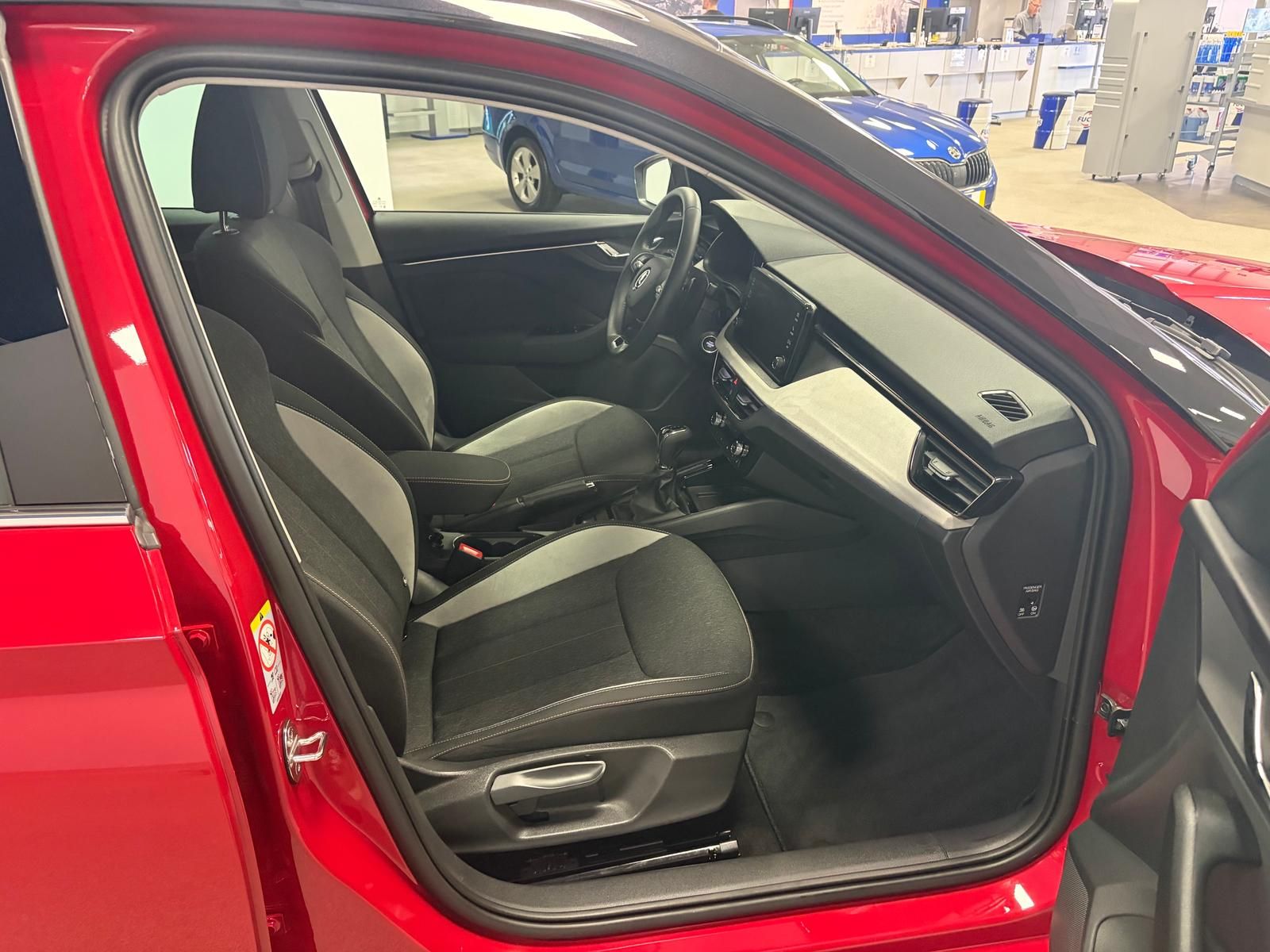 Fahrzeugabbildung SKODA Kamiq 1.0 TSI DSG First Edition+ACC+KAMER+MATRIX