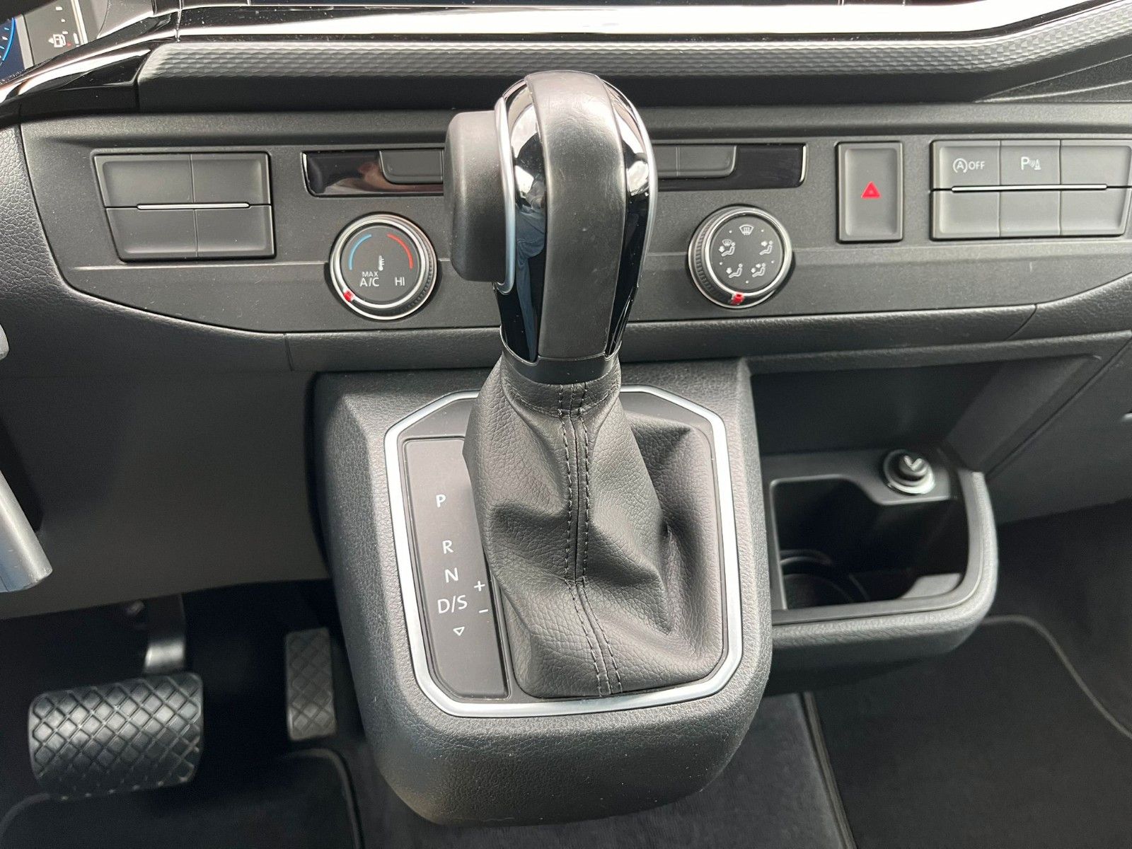 Fahrzeugabbildung Volkswagen T6 Multivan 2.0TDI 4Motion Comfortline