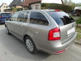 Skoda Octavia 1.4 TSI Elegance Combi Elegance - Skoda Octavia aus 2011: Kombi