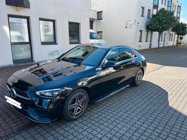 Mercedes-Benz C 300 d PANO/AMG/360°/ACC/DIGITAL LIGHT