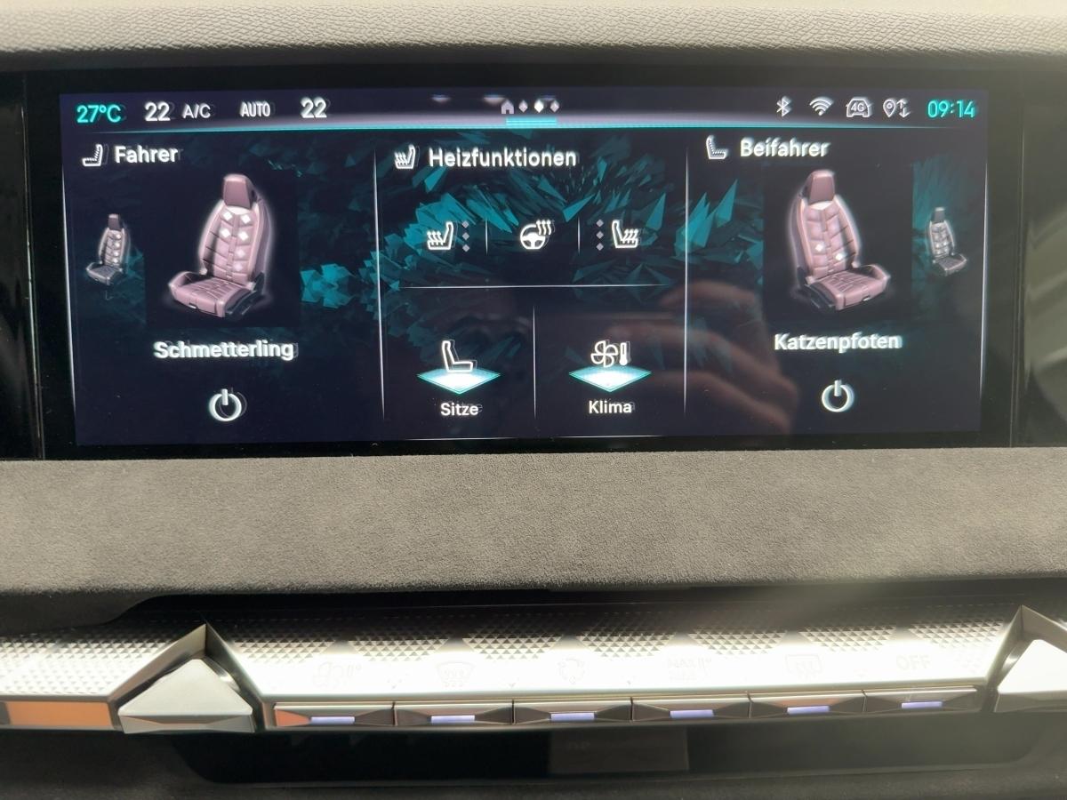 DS Automobiles Nº4 Étoile + Alcantara Hybrid 145