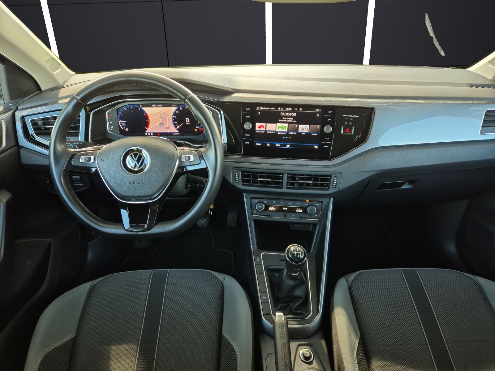 Fahrzeugabbildung Volkswagen Polo TSI Highline Navi AID RFK SH LM
