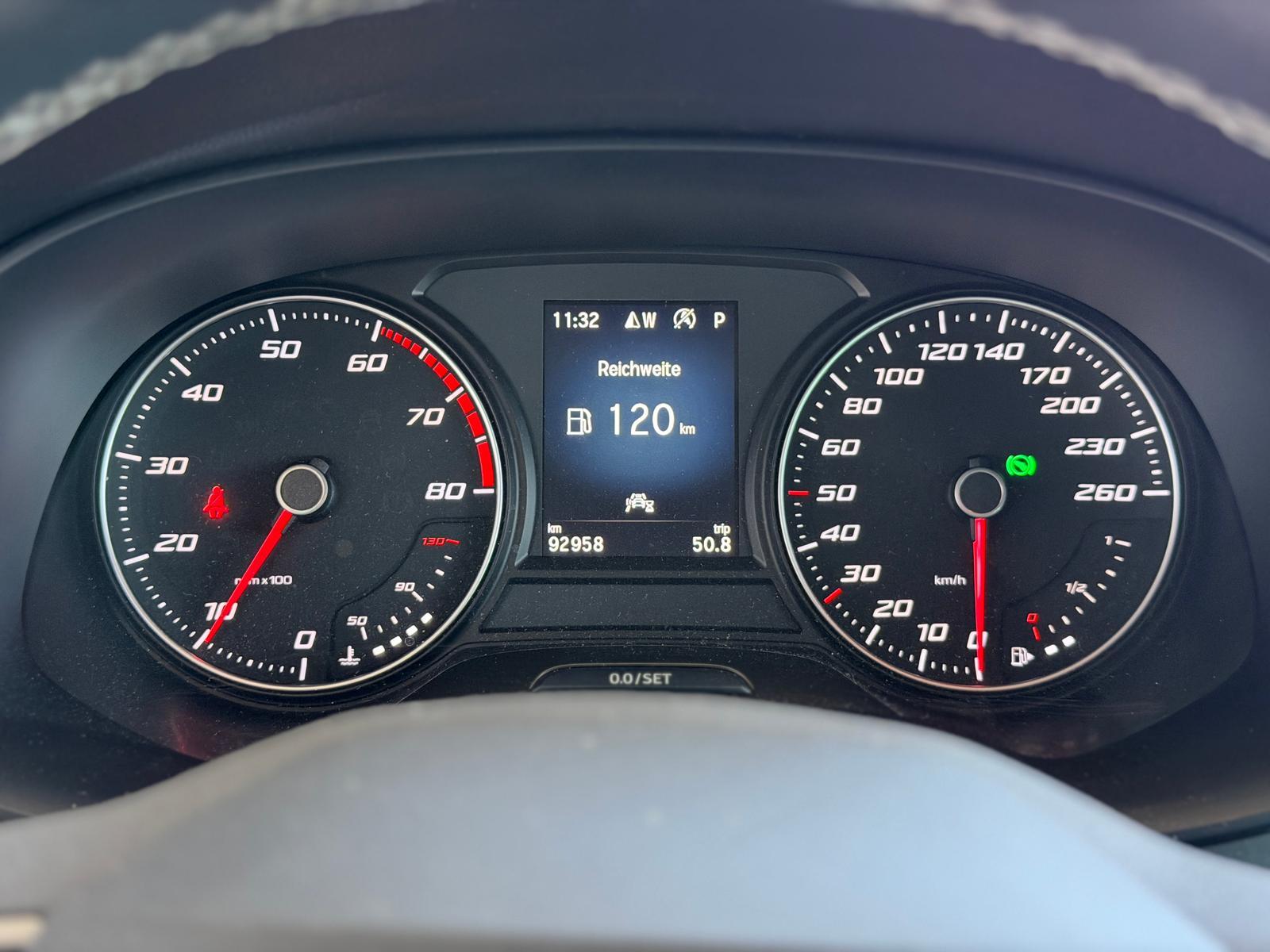 Seat ATECA STYLE 1.5 TSI DSG NAVI SHZ PDC CARPLAY LED