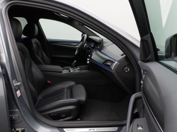 Fahrzeugabbildung BMW 520d xD M Sport Laser Kamera HUD DAB HiFi AHK