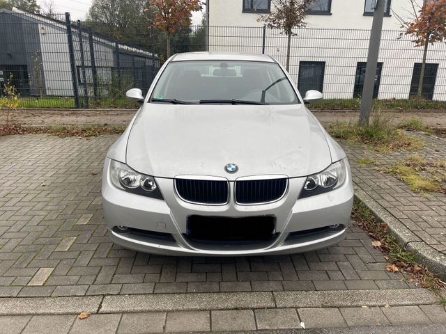 BMW 318i TÜV 5.2026 TEL 015207216643