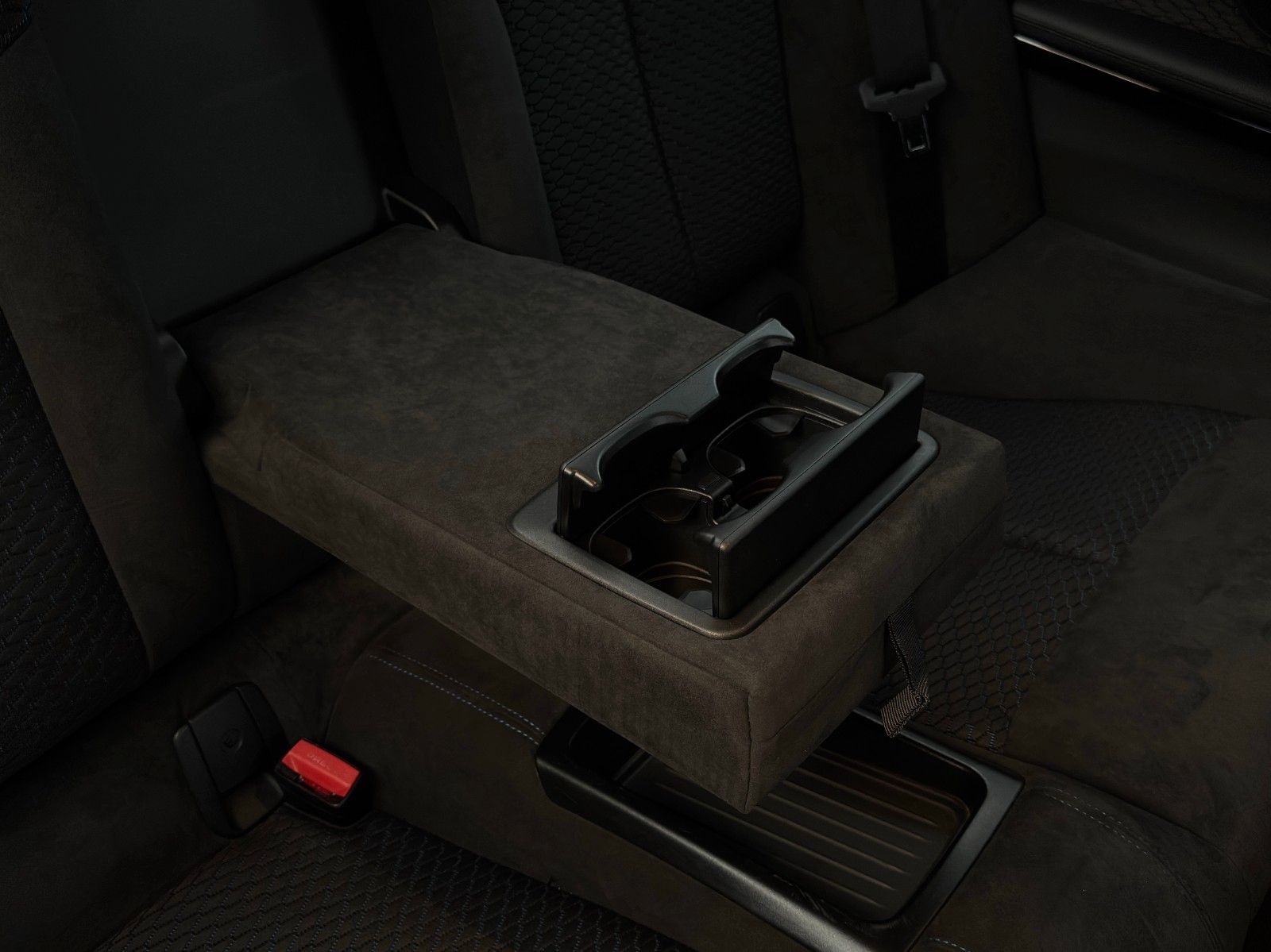 Fahrzeugabbildung BMW 430i Coupe M Sport Navi SHZ PDC Temp LED 19"