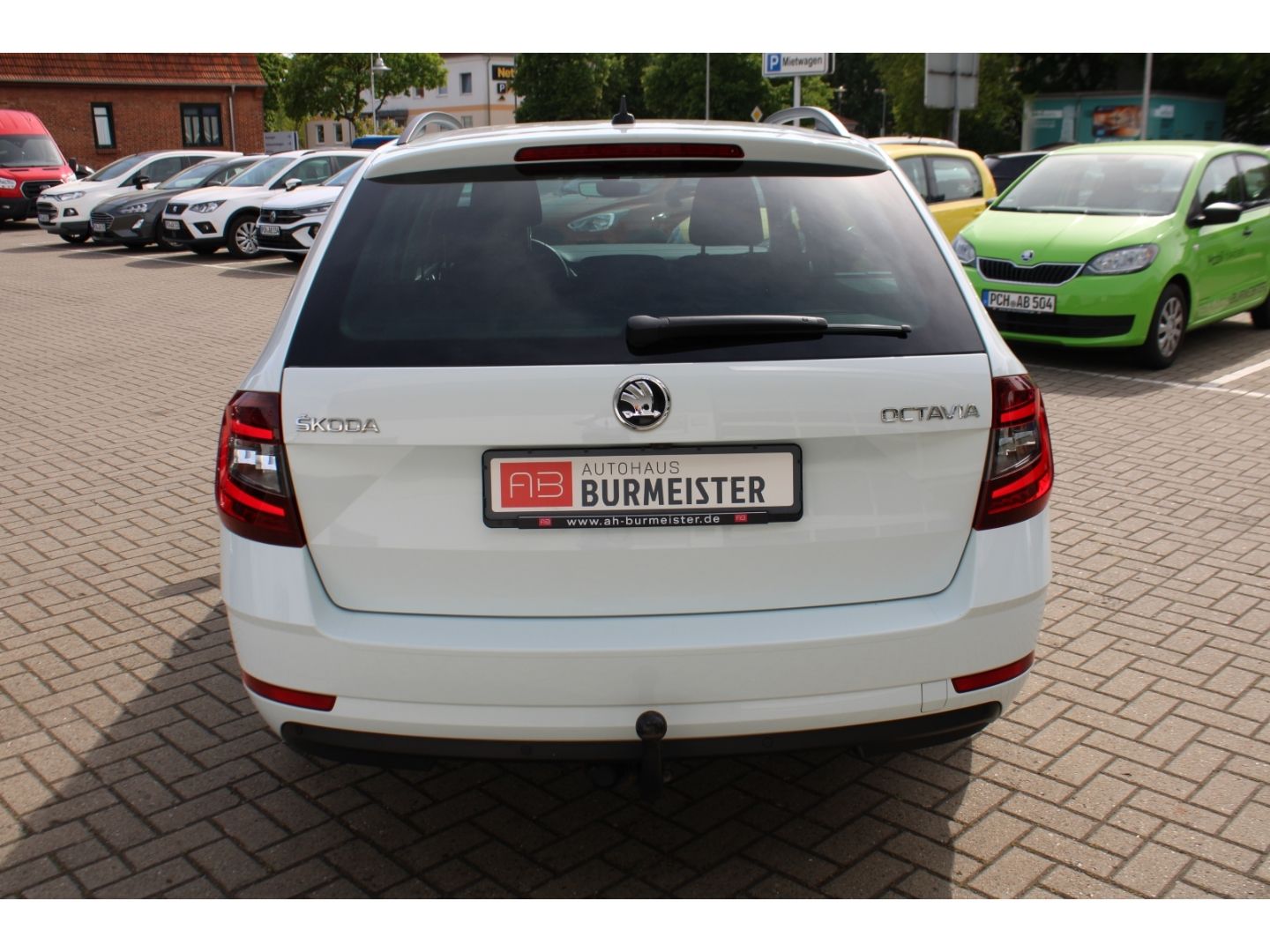 SKODA Octavia Soleil 2.0 TDI Combi LED GRA RFK SHzg AH - Image 4