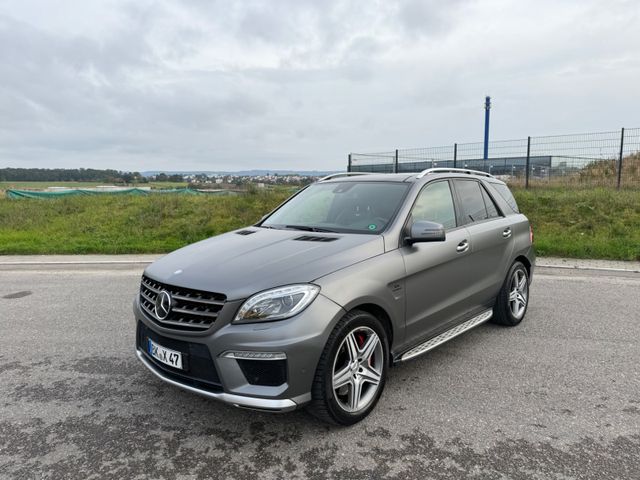 Mercedes-Benz ML 63 AMG Drivers Package Pano-557PS-H&K