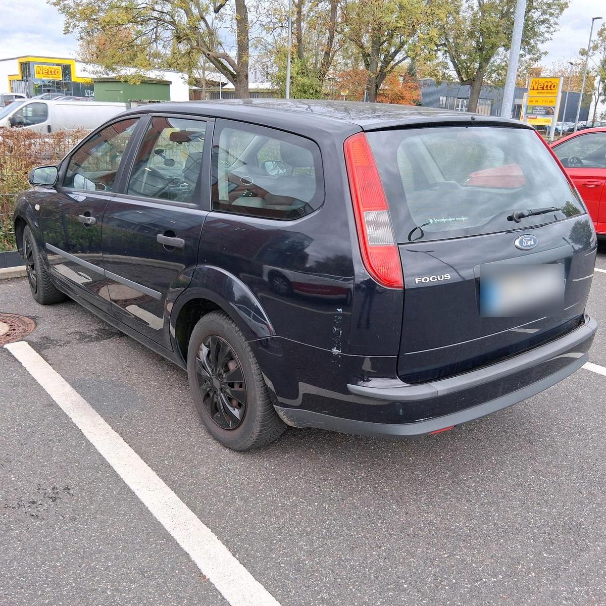 Ford Focus 2005 — вигляд ззаду