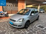 Ford Fiesta 1.2 16V 5p. Ghia - Ford Fiesta aus 2007: Ghia