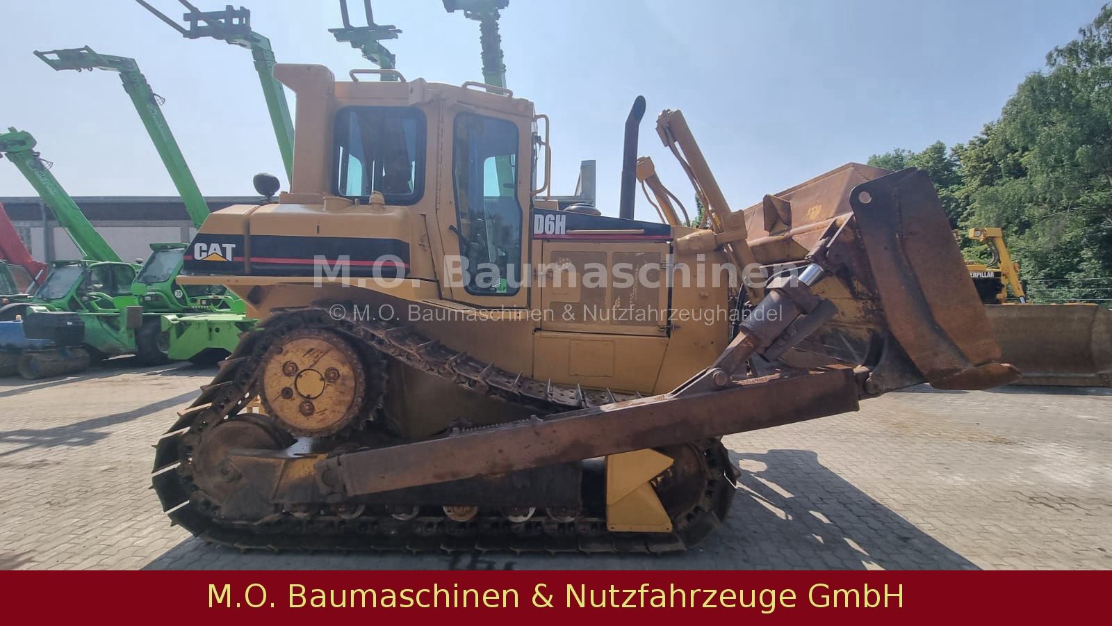 Fahrzeugabbildung CAT D6H Planierraupe / 4. Wegeschild