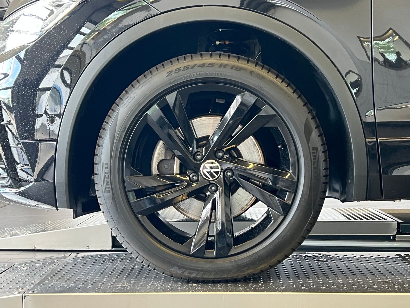 Fahrzeugabbildung Volkswagen Tiguan Allspace R-Line 2.0 TDI DSG 4MOTION *AHK,