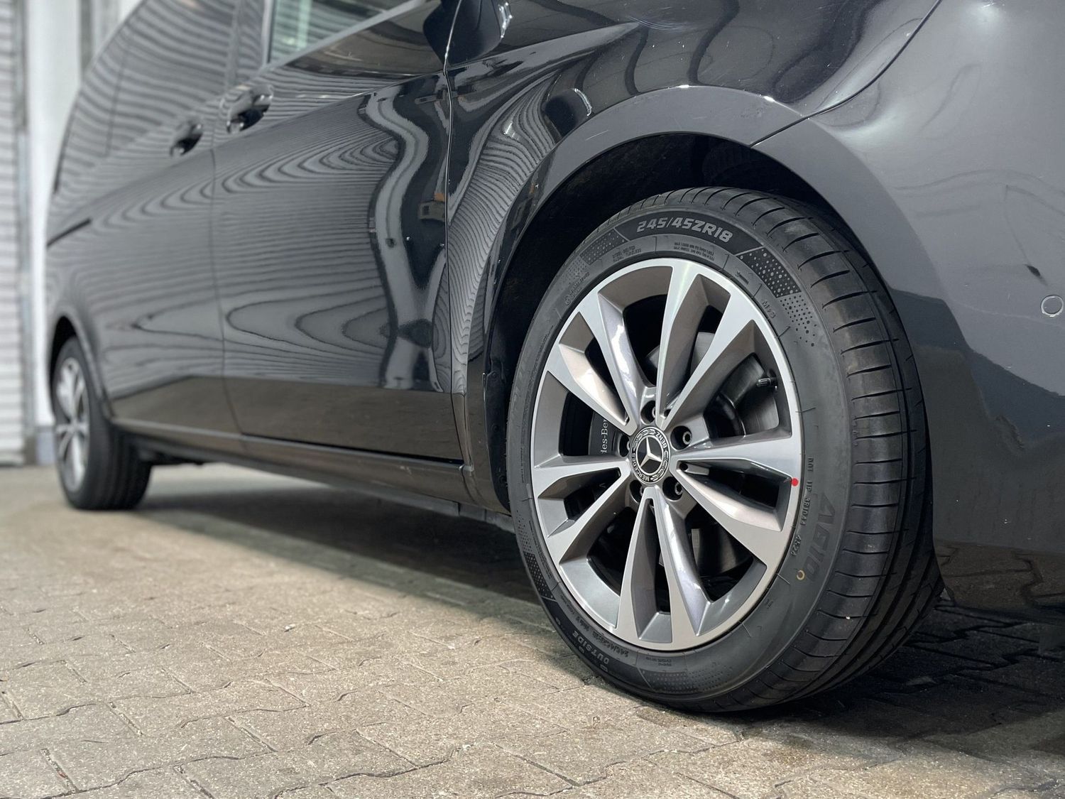 Fahrzeugabbildung Mercedes-Benz V 250 d EDITION kompakt Sport Night#Kamera#Ambie