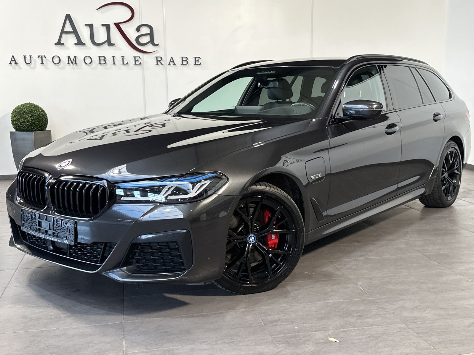 Fahrzeugabbildung BMW 530e Touring xD M-Sport Pro NAV+LASER+19ZOLL+HUD