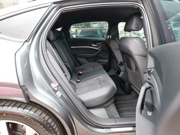 Audi Q8 e-tron - 5