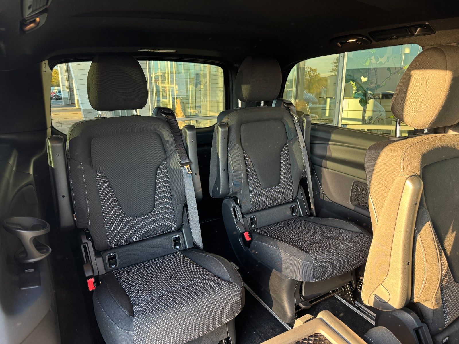 Fahrzeugabbildung Mercedes-Benz V 250 d STYLE DISTRONIC MULTIBEAM elektr Türen