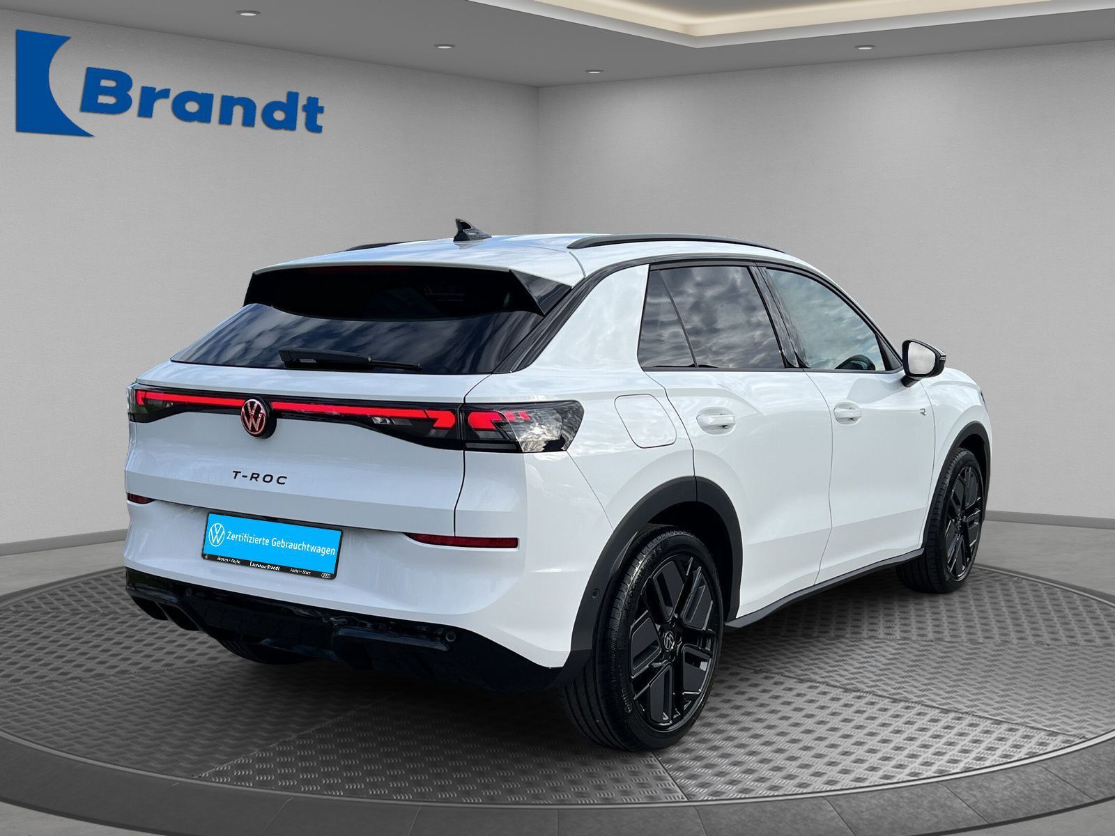 Volkswagen T-Roc 1.5 eTSI R-LINE DSG MATRIX KAMERA ACC AHK foto 3