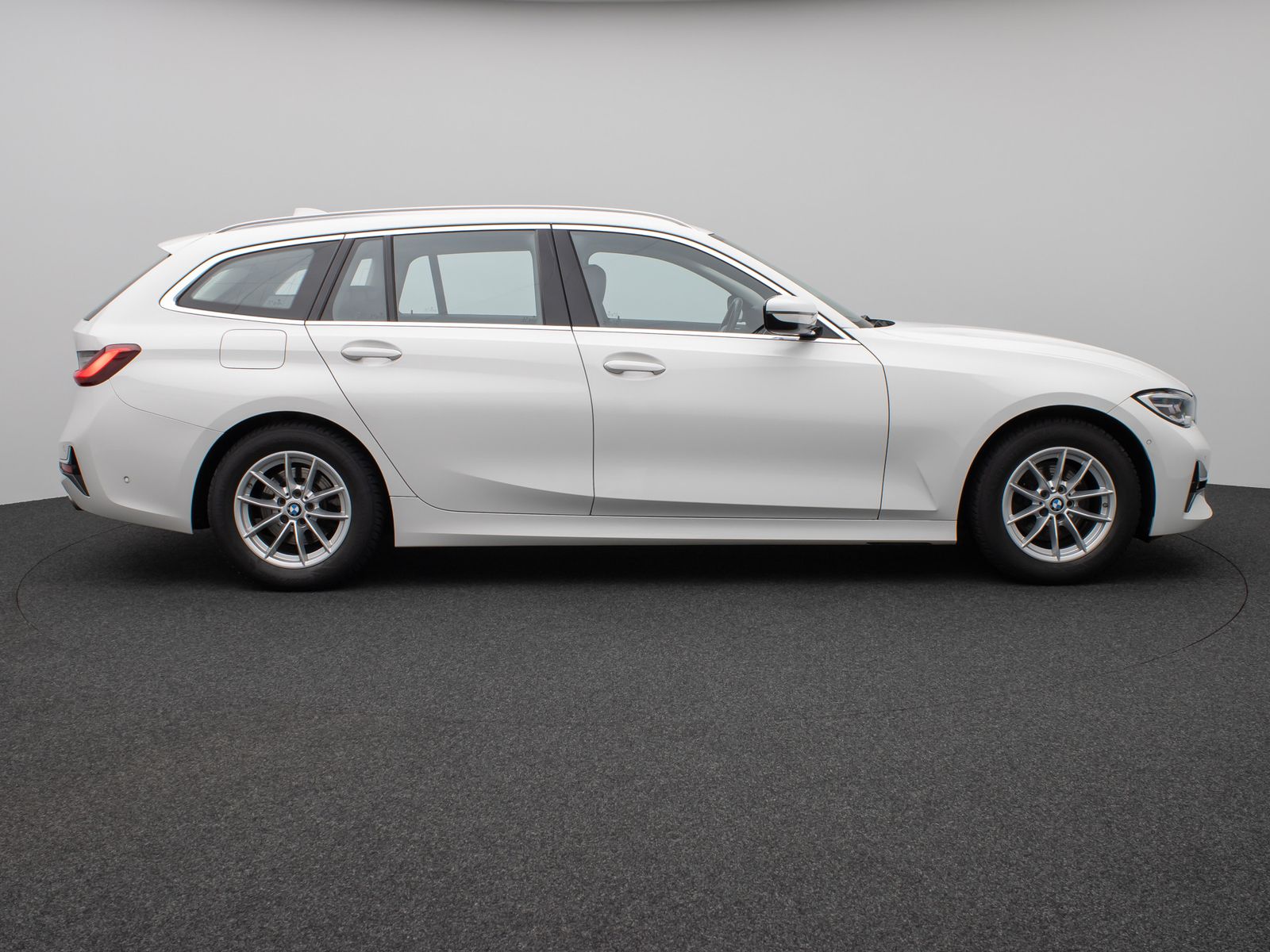 Fahrzeugabbildung BMW 320d  Luxury Line Panorama Kamera DAB AHK Alarm