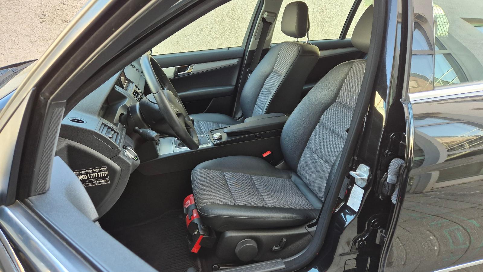 Mercedes-Benz C220 2008 — photo 16