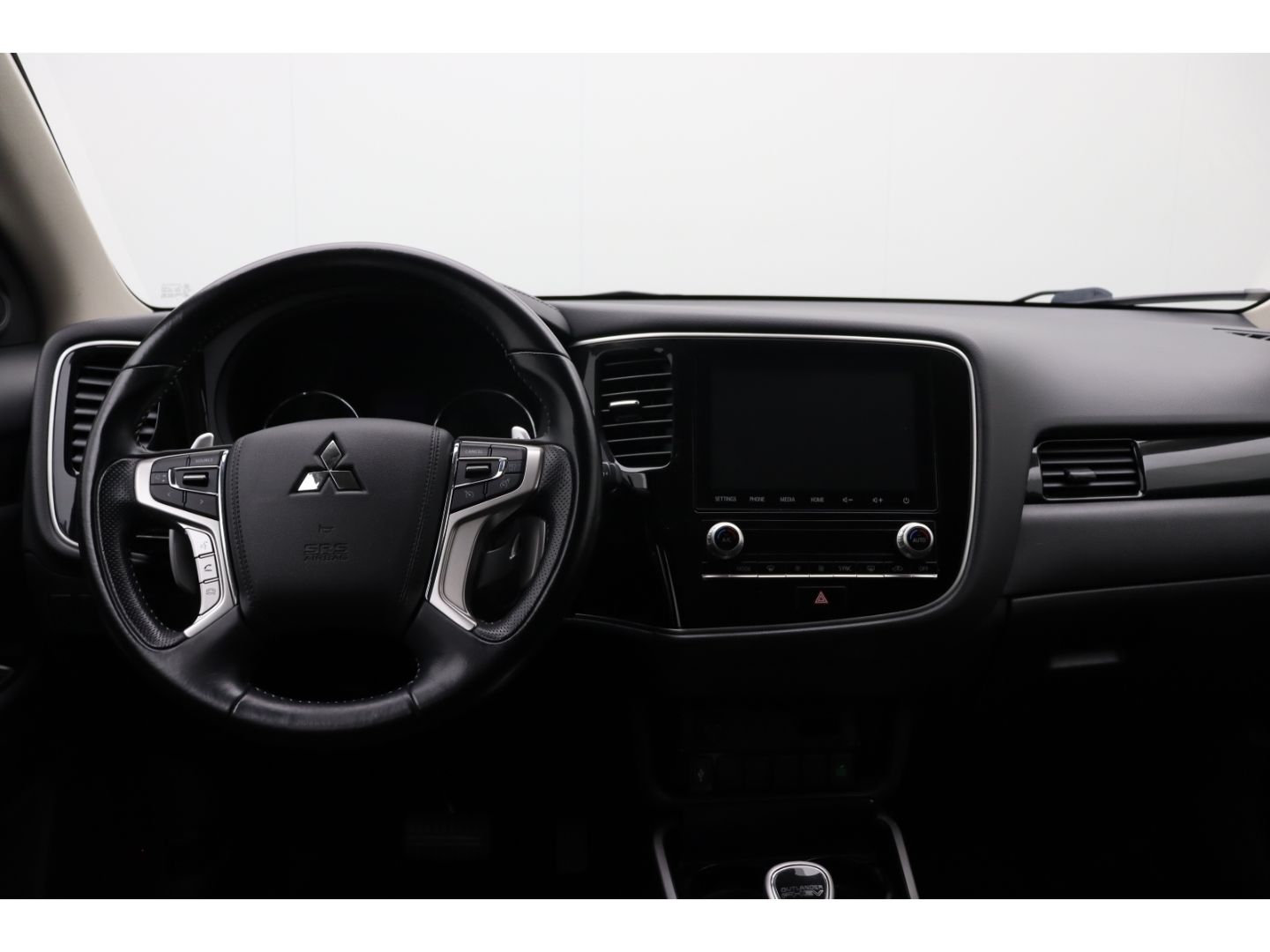 Fahrzeugabbildung Mitsubishi Plug-in Hybrid Outlander PHEV Basis 4WD Tempomat