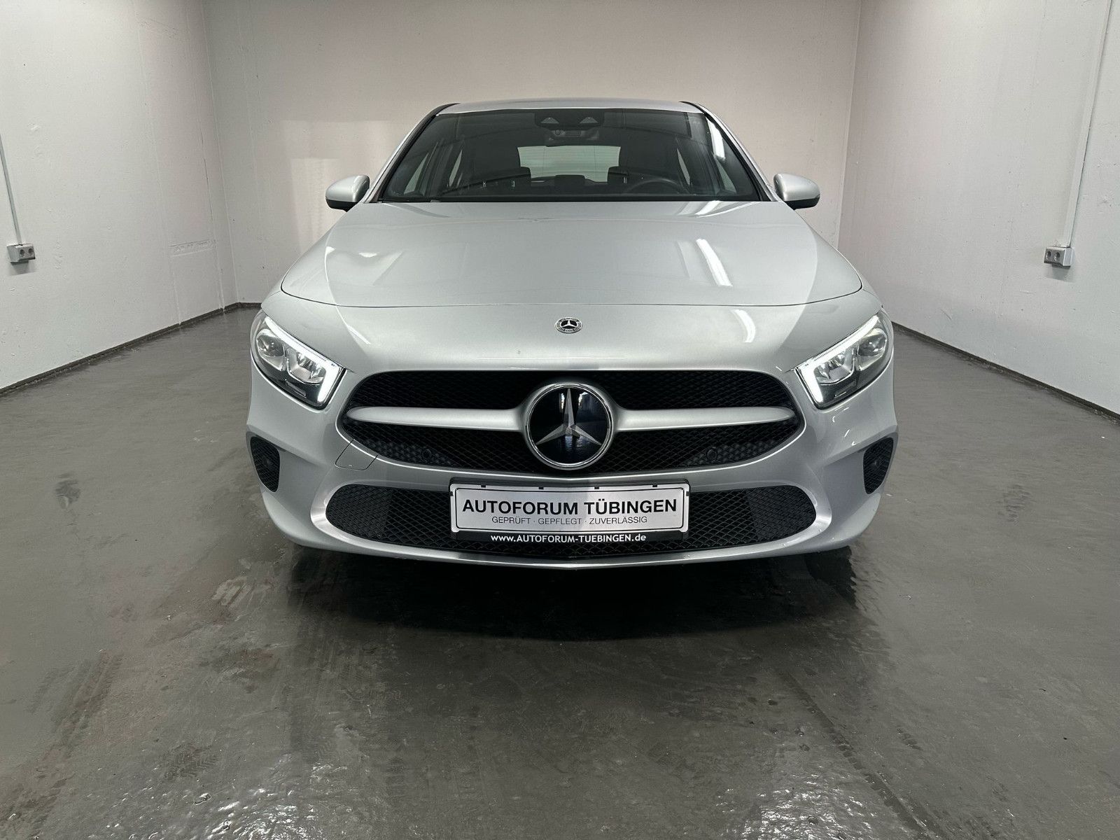 Fahrzeugabbildung Mercedes-Benz A 200 d DCT *DISTRO*AHK*LED*NAVI*BUSINESS*SH
