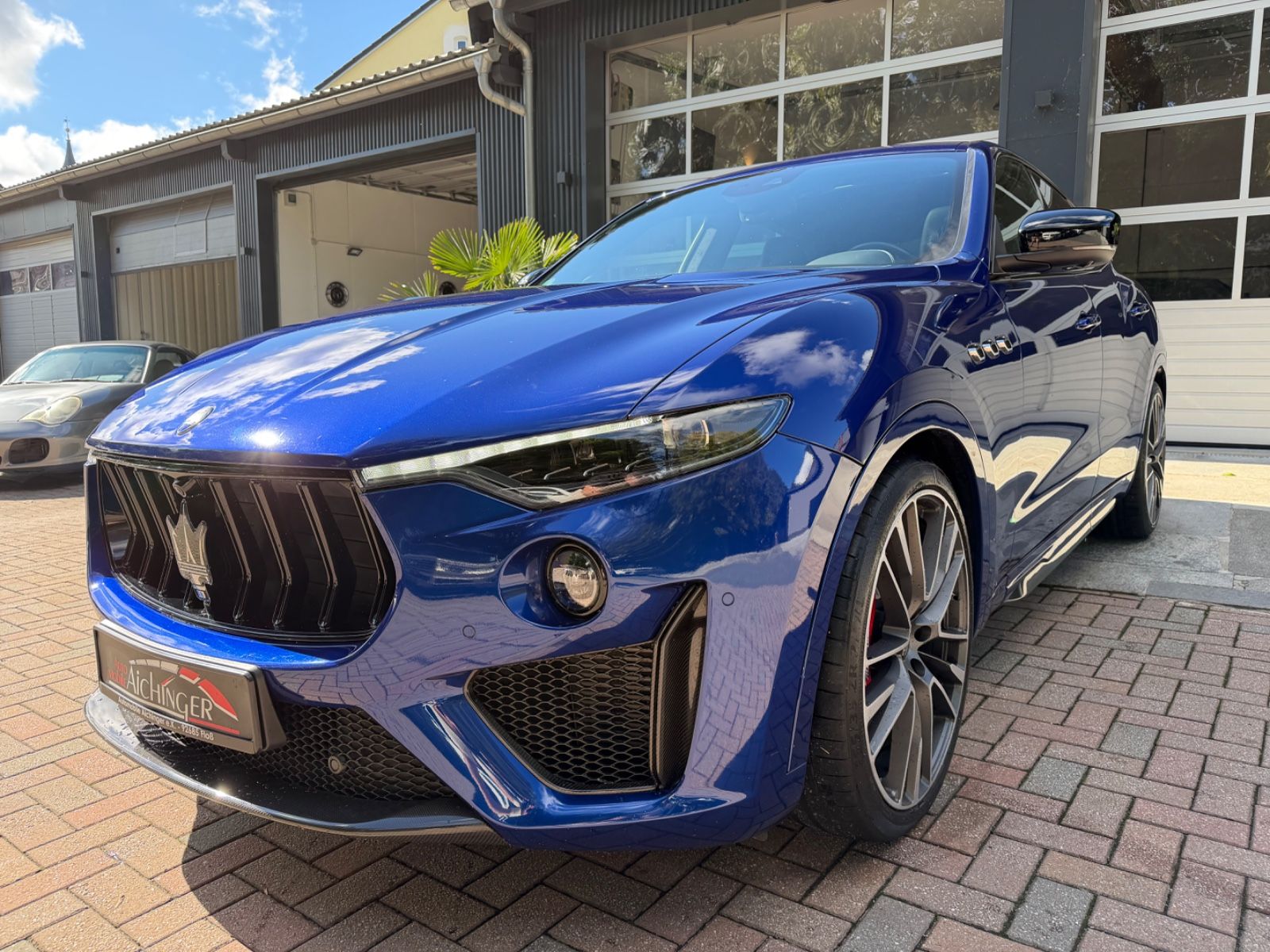 Maserati Levante Trofeo Q4 3.8 V8 Alcantara ACC Sitzheiz foto 2