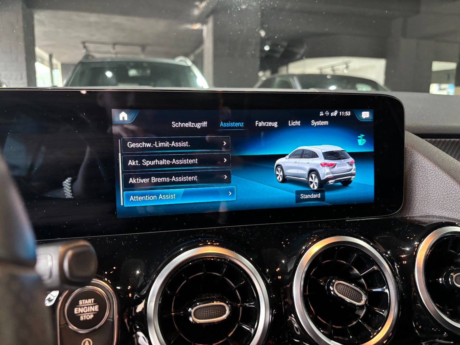Fahrzeugabbildung Mercedes-Benz GLA 220d //AMG LINE//CARBON/KAMERA/MBUX/AHK/SHZ