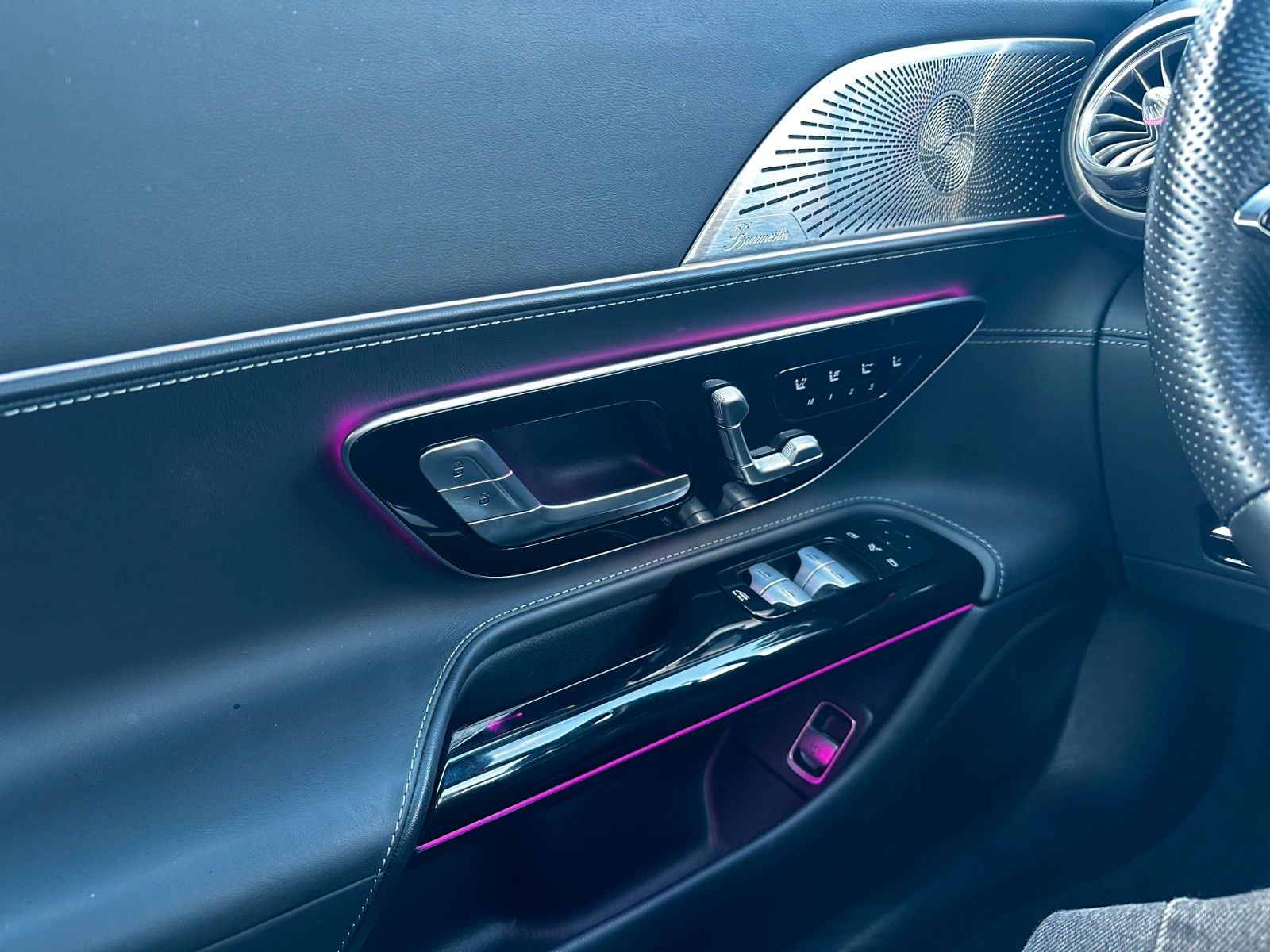 Fahrzeugabbildung Mercedes-Benz SL 43 AMG