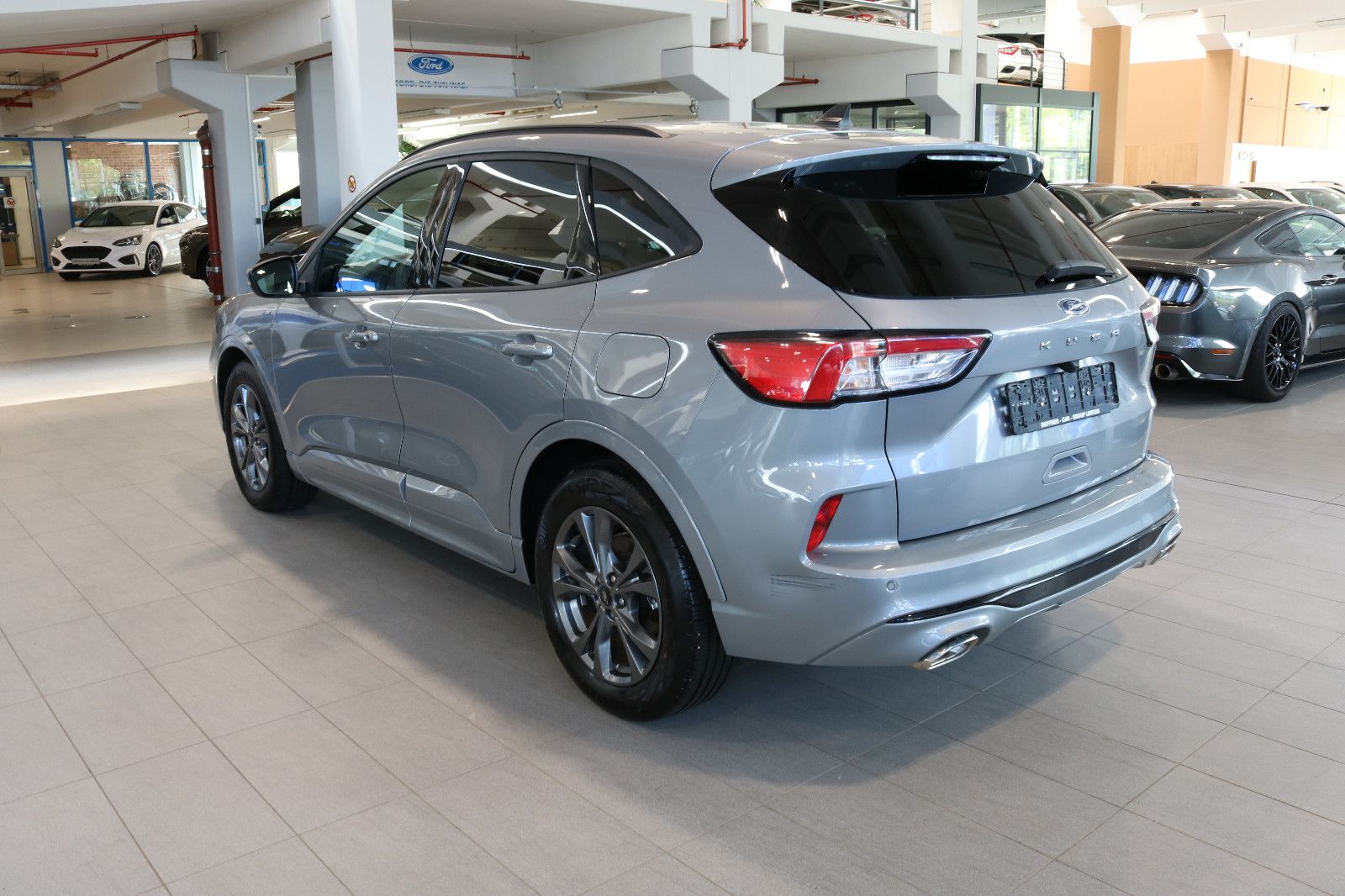 Fahrzeugabbildung Ford Kuga ST-Line 1,5 110 KW 150 PS  Winterpaket 2