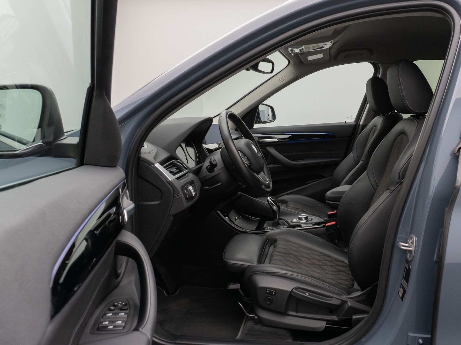 Fahrzeugabbildung BMW X1 sD18i xLine Kamera DAB HiFi DrivAssist Sport