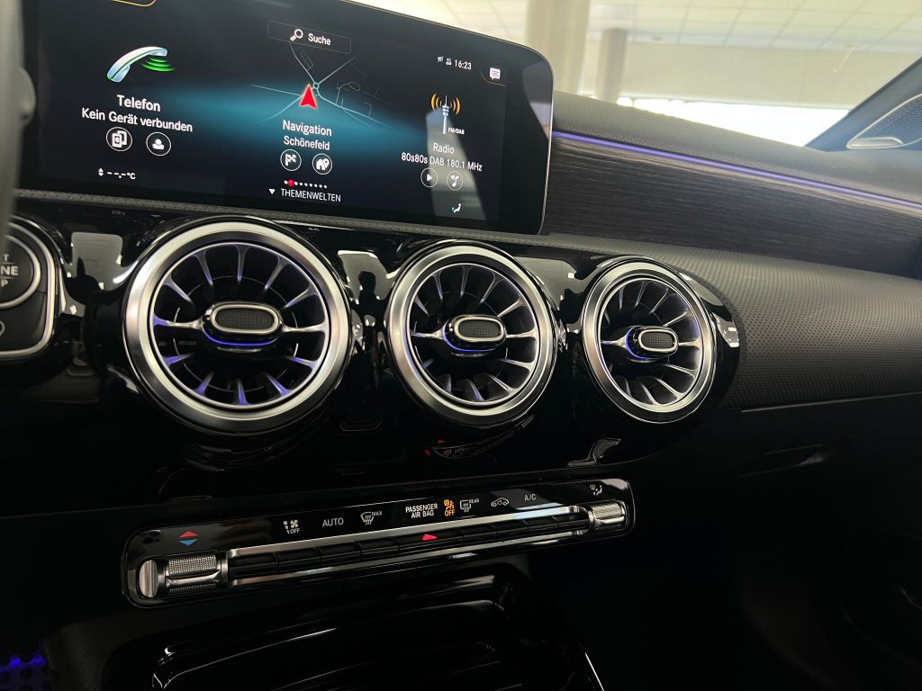 Mercedes-Benz A 45 AMG 4Matic PANO*BURMESTER*HUD*360°*DRIVERS*