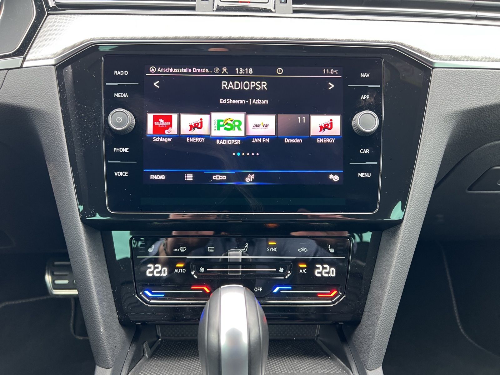 Fahrzeugabbildung Volkswagen Passat Variant R-Line Elegance TSI DSG LED ACC N