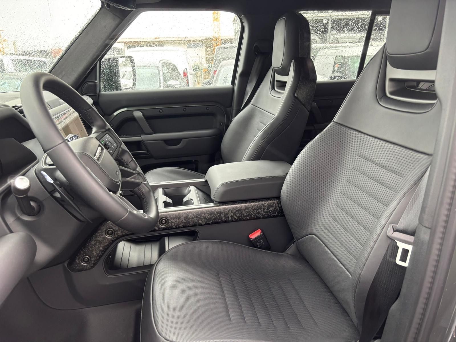 Land Rover Defender 110 OCTA Edition One foto 3