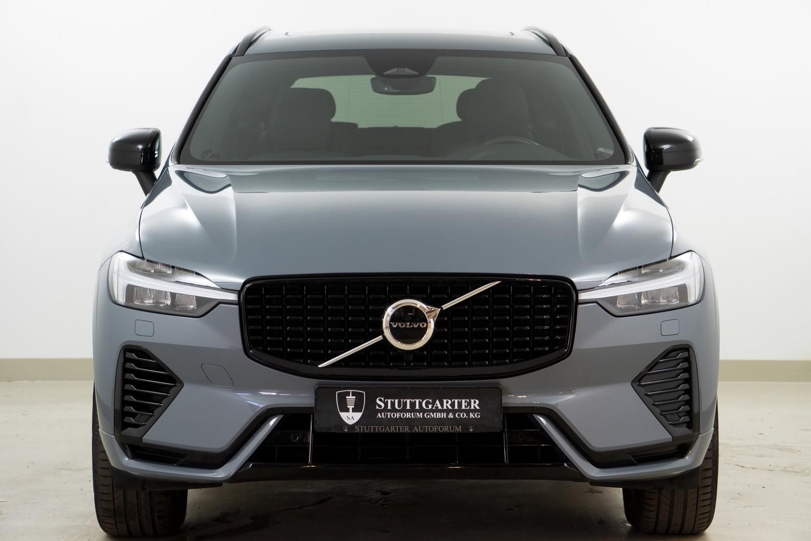 Volvo XC60 T6 R Design Plus Dark Recharge Plug AWD ACC imagem 2